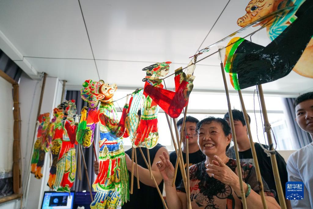 百万疯狂炸金花